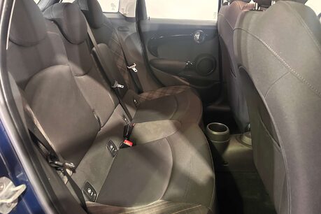 Mini Hatch 1.5 Cooper Seven Hatchback 5dr Petrol Auto Euro 6 (s/s) (136 ps) 40