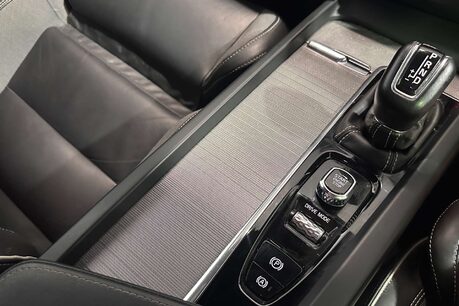 Volvo S60 2.0 T5 R-Design Plus Saloon 4dr Petrol Auto Euro 6 (s/s) (250 ps) 35