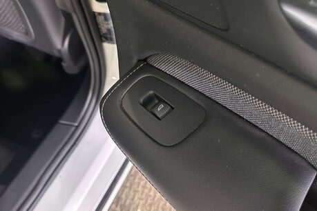 Volvo S60 2.0 T5 R-Design Plus Saloon 4dr Petrol Auto Euro 6 (s/s) (250 ps) 42