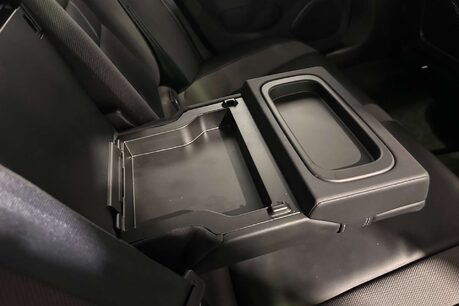 Volvo S60 2.0 T5 R-Design Plus Saloon 4dr Petrol Auto Euro 6 (s/s) (250 ps) 44