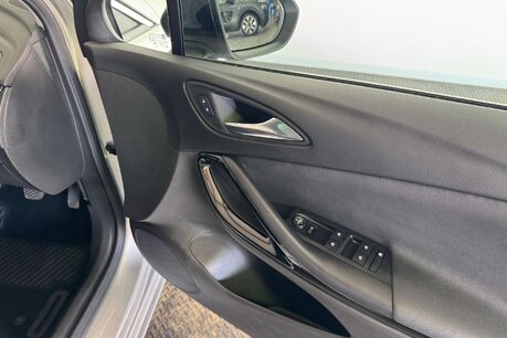 Vauxhall Astra 1.2 Turbo Griffin Edition Hatchback 5dr Petrol Manual Euro 6 (s/s) (145 ps) 13