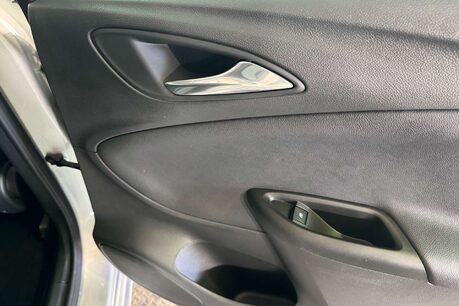 Vauxhall Astra 1.2 Turbo Griffin Edition Hatchback 5dr Petrol Manual Euro 6 (s/s) (145 ps) 43