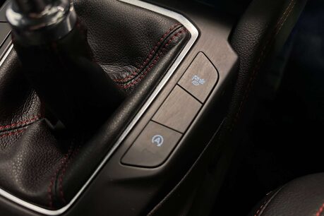 Ford Kuga 1.5 EcoBlue ST-Line Edition SUV 5dr Diesel Manual Euro 6 (s/s) (120 ps) 40