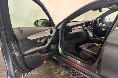 Mercedes-Benz C Class 2.0 C220d AMG Line (Premium) Saloon 4dr Diesel G-Tronic+ Euro 6 (s/s) (194  52