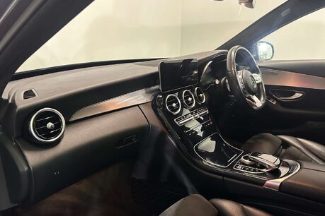 Mercedes-Benz C Class 2.0 C220d AMG Line (Premium) Saloon 4dr Diesel G-Tronic+ Euro 6 (s/s) (194  56