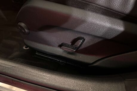 Mercedes-Benz C Class 2.0 C220d AMG Line (Premium) Saloon 4dr Diesel G-Tronic+ Euro 6 (s/s) (194  55