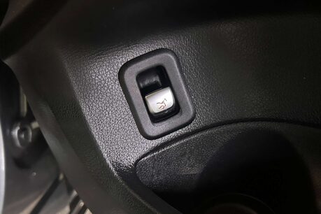 Mercedes-Benz C Class 2.0 C220d AMG Line (Premium) Saloon 4dr Diesel G-Tronic+ Euro 6 (s/s) (194  14