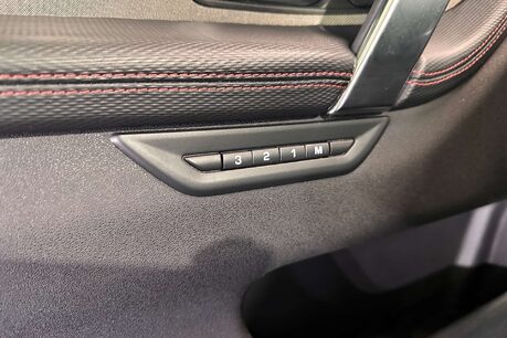 Land Rover Discovery Sport 2.0 D180 MHEV R-Dynamic SE SUV 5dr Diesel Auto 4WD Euro 6 (s/s) (180 ps) 64