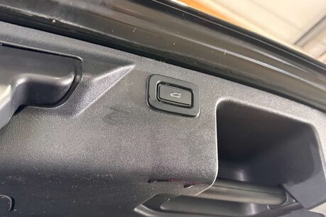 Land Rover Discovery Sport 2.0 D180 MHEV R-Dynamic SE SUV 5dr Diesel Auto 4WD Euro 6 (s/s) (180 ps) 58