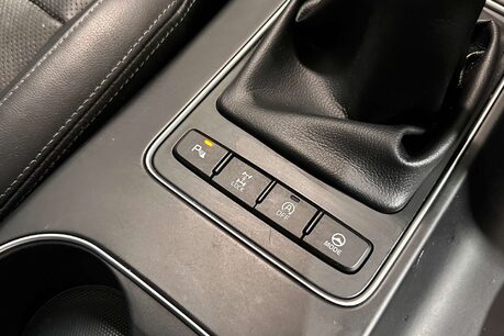 Kia Sorento 2.2 CRDi KX-3 SUV 5dr Diesel Manual AWD Euro 6 (s/s) (197 bhp) 38