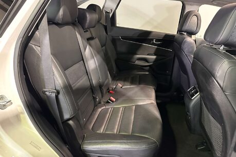 Kia Sorento 2.2 CRDi KX-3 SUV 5dr Diesel Manual AWD Euro 6 (s/s) (197 bhp) 43