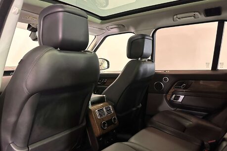 Land Rover Range Rover 3.0 SD V6 Vogue SUV 5dr Diesel Auto 4WD Euro 6 (s/s) (275 ps) 72