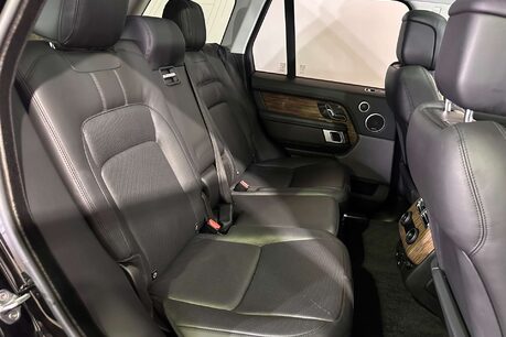 Land Rover Range Rover 3.0 SD V6 Vogue SUV 5dr Diesel Auto 4WD Euro 6 (s/s) (275 ps) 57
