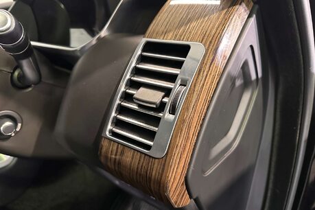 Land Rover Range Rover 3.0 SD V6 Vogue SUV 5dr Diesel Auto 4WD Euro 6 (s/s) (275 ps) 20