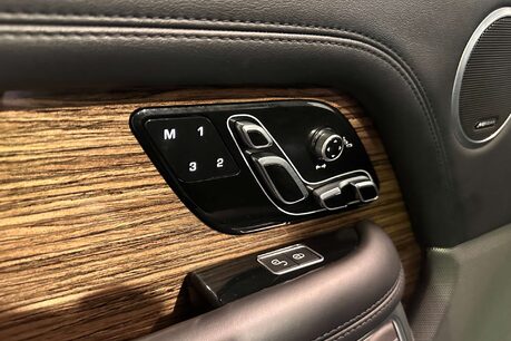 Land Rover Range Rover 3.0 SD V6 Vogue SUV 5dr Diesel Auto 4WD Euro 6 (s/s) (275 ps) 75