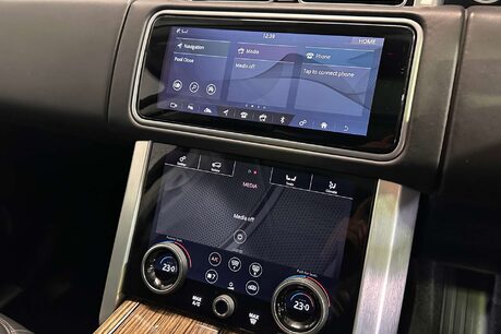 Land Rover Range Rover 3.0 SD V6 Vogue SUV 5dr Diesel Auto 4WD Euro 6 (s/s) (275 ps) 30