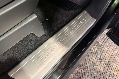Land Rover Range Rover 3.0 SD V6 Vogue SUV 5dr Diesel Auto 4WD Euro 6 (s/s) (275 ps) 18