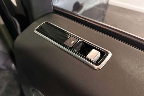 Land Rover Range Rover 3.0 SD V6 Vogue SUV 5dr Diesel Auto 4WD Euro 6 (s/s) (275 ps) 56