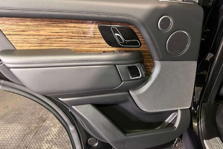 Land Rover Range Rover 3.0 SD V6 Vogue SUV 5dr Diesel Auto 4WD Euro 6 (s/s) (275 ps) 69