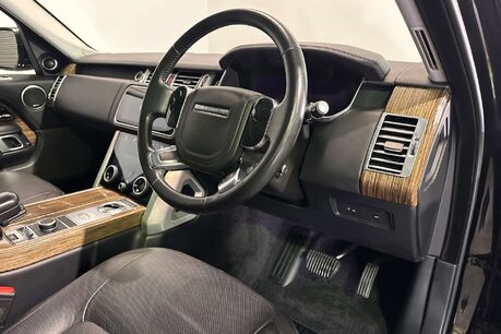 Land Rover Range Rover 3.0 SD V6 Vogue SUV 5dr Diesel Auto 4WD Euro 6 (s/s) (275 ps) 17