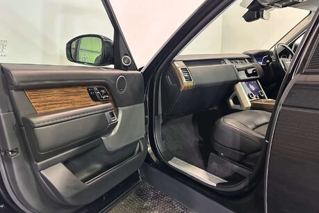 Land Rover Range Rover 3.0 SD V6 Vogue SUV 5dr Diesel Auto 4WD Euro 6 (s/s) (275 ps) 73