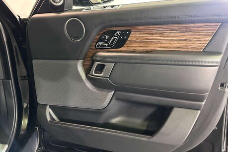 Land Rover Range Rover 3.0 SD V6 Vogue SUV 5dr Diesel Auto 4WD Euro 6 (s/s) (275 ps) 10