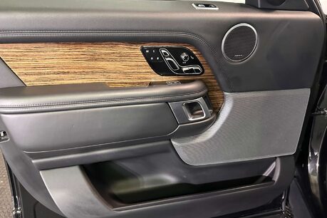 Land Rover Range Rover 3.0 SD V6 Vogue SUV 5dr Diesel Auto 4WD Euro 6 (s/s) (275 ps) 74