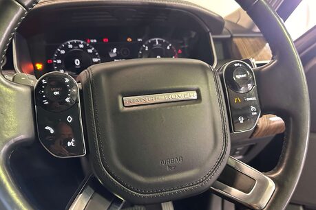 Land Rover Range Rover 3.0 SD V6 Vogue SUV 5dr Diesel Auto 4WD Euro 6 (s/s) (275 ps) 25