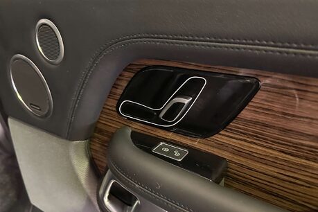 Land Rover Range Rover 3.0 SD V6 Vogue SUV 5dr Diesel Auto 4WD Euro 6 (s/s) (275 ps) 54