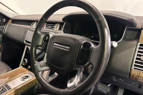 Land Rover Range Rover 3.0 SD V6 Vogue SUV 5dr Diesel Auto 4WD Euro 6 (s/s) (275 ps) 21