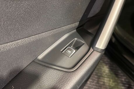 Audi Q2 1.0 TFSI 30 Sport SUV 5dr Petrol Manual Euro 6 (s/s) (110 ps) 61