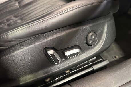 Audi A6 2.0 TDI Black Edition Estate 5dr Diesel S Tronic quattro Euro 6 (s/s) (190  17