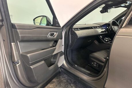 Land Rover Range Rover Velar 3.0 SD6 V6 R-Dynamic HSE SUV 5dr Diesel Auto 4WD Euro 6 (s/s) (300 ps) 60