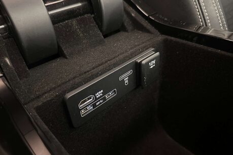 Land Rover Range Rover Velar 3.0 SD6 V6 R-Dynamic HSE SUV 5dr Diesel Auto 4WD Euro 6 (s/s) (300 ps) 43