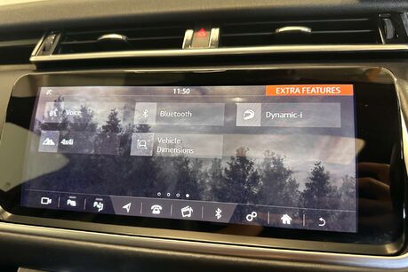 Land Rover Range Rover Velar 3.0 SD6 V6 R-Dynamic HSE SUV 5dr Diesel Auto 4WD Euro 6 (s/s) (300 ps) 31