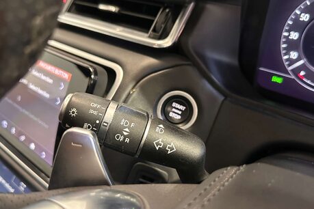 Land Rover Range Rover Velar 3.0 SD6 V6 R-Dynamic HSE SUV 5dr Diesel Auto 4WD Euro 6 (s/s) (300 ps) 25