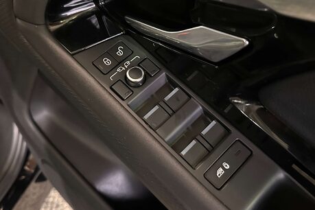 Land Rover Range Rover Evoque 2.0 D180 R-Dynamic S SUV 5dr Diesel Auto 4WD Euro 6 (s/s) (180 ps) 11