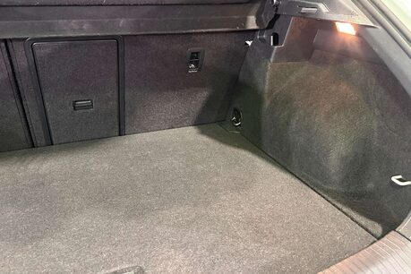 Volkswagen T-Roc 2.0 TSI SEL SUV 5dr Petrol DSG 4Motion Euro 6 (s/s) (190 ps) 48