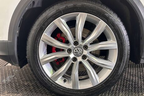 Volkswagen T-Roc 2.0 TSI SEL SUV 5dr Petrol DSG 4Motion Euro 6 (s/s) (190 ps) 57