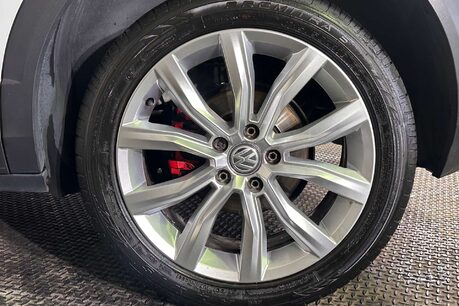 Volkswagen T-Roc 2.0 TSI SEL SUV 5dr Petrol DSG 4Motion Euro 6 (s/s) (190 ps) 56