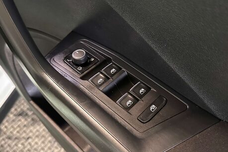 Volkswagen T-Roc 2.0 TSI SEL SUV 5dr Petrol DSG 4Motion Euro 6 (s/s) (190 ps) 11