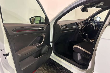 Volkswagen T-Roc 2.0 TSI SEL SUV 5dr Petrol DSG 4Motion Euro 6 (s/s) (190 ps) 52