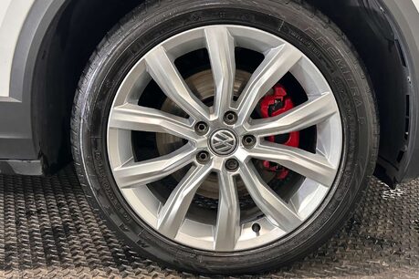 Volkswagen T-Roc 2.0 TSI SEL SUV 5dr Petrol DSG 4Motion Euro 6 (s/s) (190 ps) 58