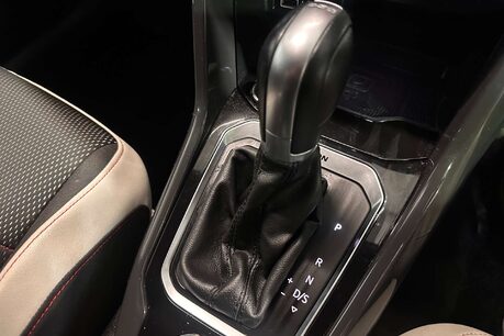 Volkswagen T-Roc 2.0 TSI SEL SUV 5dr Petrol DSG 4Motion Euro 6 (s/s) (190 ps) 37