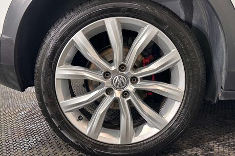 Volkswagen T-Roc 2.0 TSI SEL SUV 5dr Petrol DSG 4Motion Euro 6 (s/s) (190 ps) 59