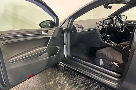 Volkswagen Golf 2.0 TSI R Hatchback 3dr Petrol DSG 4Motion Euro 6 (s/s) (310 ps) 48