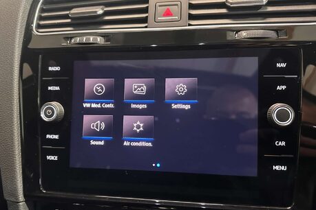 Volkswagen Golf 2.0 TSI R Hatchback 3dr Petrol DSG 4Motion Euro 6 (s/s) (310 ps) 34