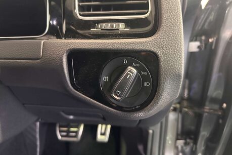 Volkswagen Golf 2.0 TSI R Hatchback 3dr Petrol DSG 4Motion Euro 6 (s/s) (310 ps) 16