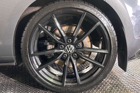 Volkswagen Golf 2.0 TSI R Hatchback 3dr Petrol DSG 4Motion Euro 6 (s/s) (310 ps) 53