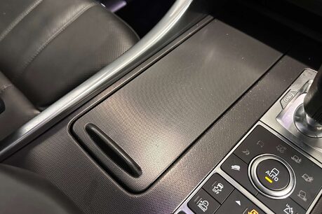 Land Rover Range Rover Sport 3.0 SD V6 HSE Dynamic SUV 5dr Diesel Auto 4WD Euro 6 (s/s) (306 ps) 38